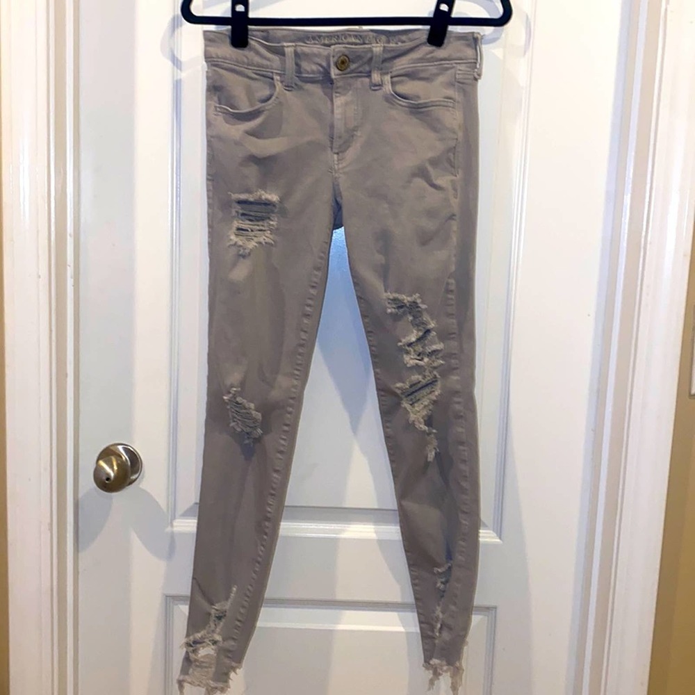 AEO Super Stretch X Distressed Jeggings in Grey Sz 6 *EUC*